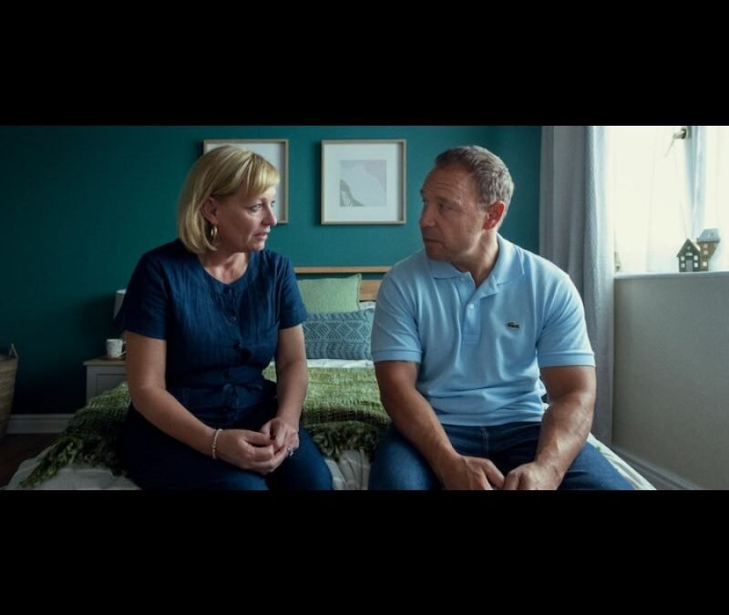 Algorithmes, réseaux sociaux et sexisme : ce que la série « Adolescence » révèle sur nos enfants